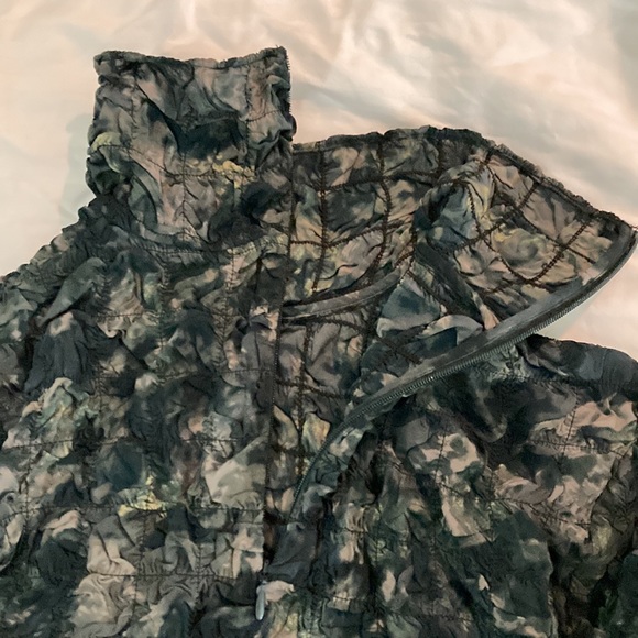 Stockholm Atelier & Other Stories Black Print stretch texture crop top sz 10 NWT - Picture 5 of 13